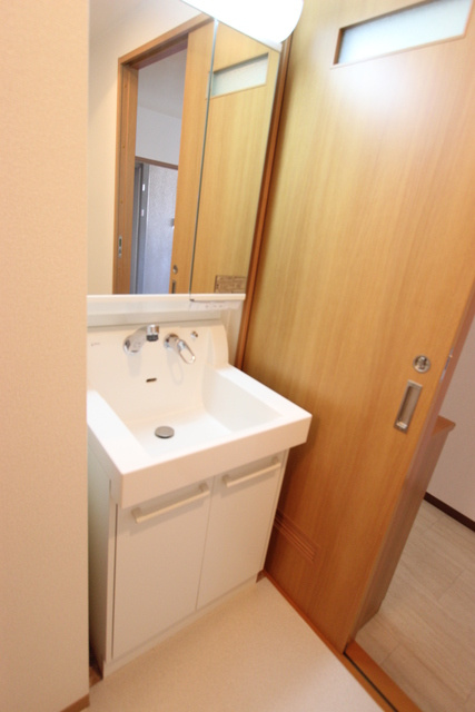 ディアコート千早の洗面所|現状優先です。