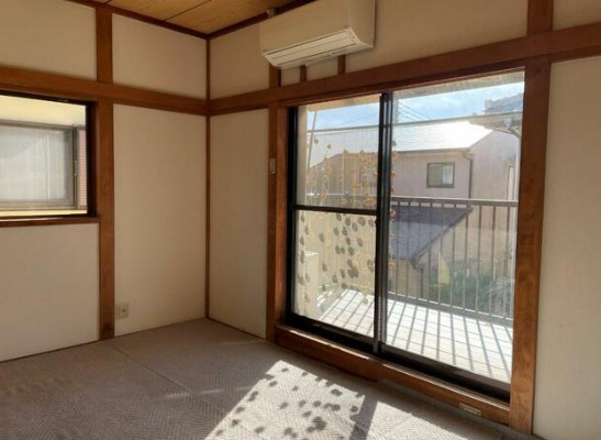 【中古】鶴ヶ島市脚折中古住宅の洋室|落ち着いた色調の洋室です