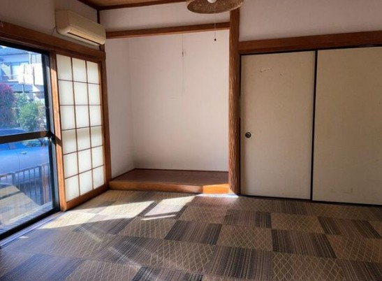 【中古】鶴ヶ島市脚折中古住宅の和室|明るい和室です