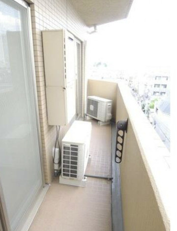 スカイコート幡ヶ谷のバルコニー