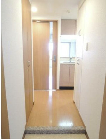 スカイコート幡ヶ谷の玄関