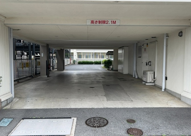 【庭】 | 厚木第９ダイヤモンドマンション | 物件によっては、入居者が個人的に使用できる専用庭がついているものもあります。また、住宅の中にある土間の部分を庭と呼ぶこともあります。庭の用途は住む人によって変わり、それによってデザインもさまざまです。