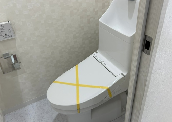 【トイレ】 | 厚木第９ダイヤモンドマンション | トイレは大きさや形、機能、抗菌性などが異なる多種多彩なタイプが各メーカーから出ています。それぞれに良さがあるため、事前にどういったタイプのトイレがいいのかをご家庭内で決めて、内見に行くといいでしょう。