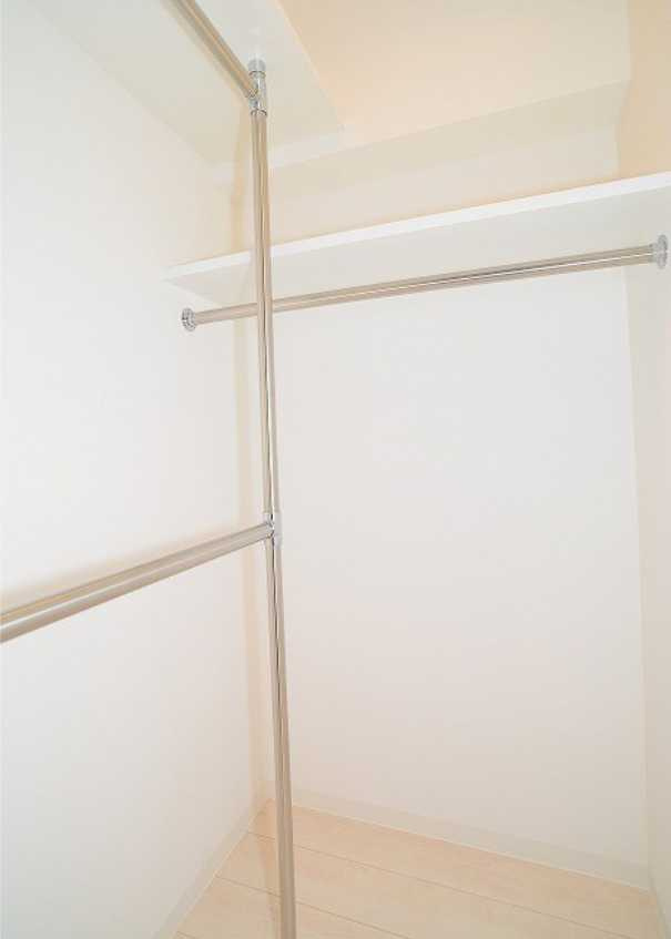 グランドコンシェルジュ三宿アジールコート　ネット無料 ウォークインクローゼット　オートロックの収納