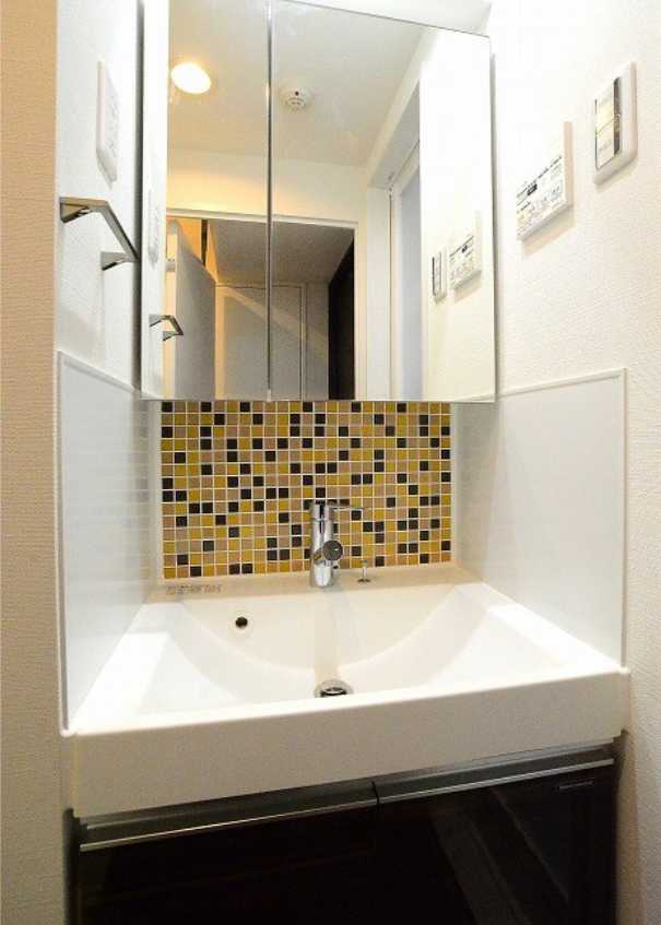 グランドコンシェルジュ三宿アジールコート　ネット無料 ウォークインクローゼット　オートロックの洗面所