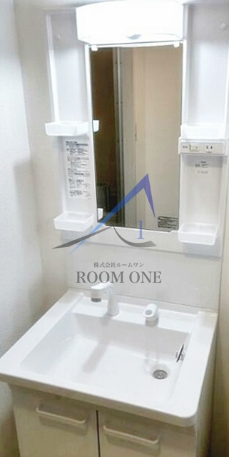 ラルジュ山下の洗面所|独立洗面台です。