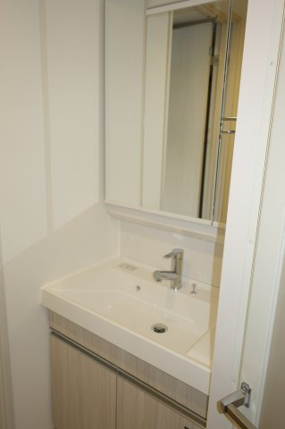 グランカーサ尾久の洗面所