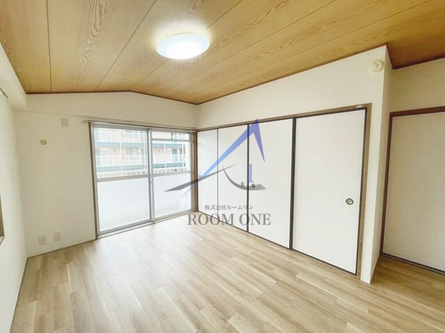 PLENDY前野町の居間・リビング|洋室のお部屋です。