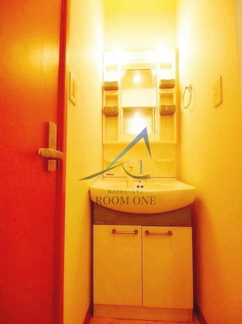 マ・メゾン・ボヌールの洗面所|洗面台です。