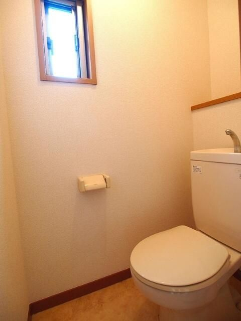 マ・メゾン・ボヌールのトイレ|玄関です。