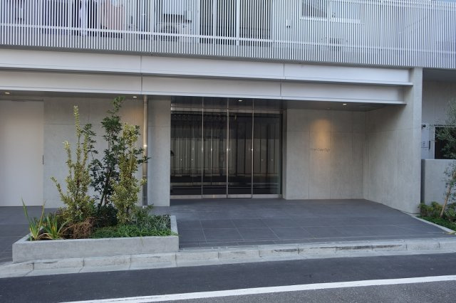 グランカーサ尾久のエントランス