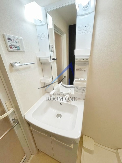 プレール・ドゥーク東新宿Ⅲの洗面所|洗面台です。