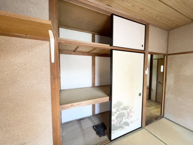 【収納】 | 家族構成や住宅環境によって収納の仕方は十人十色！キッチン、リビング、玄関、寝室など、部屋ごとのいろんな収納を使って自慢のお家にしませんか？物件をご内見する際は、収納の場所や数は事前チェックしましょう！