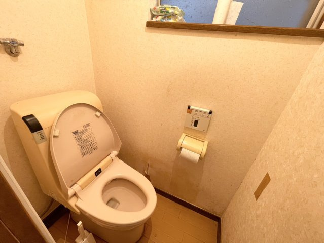 【トイレ】 | トイレは大きさや形、機能、抗菌性などが異なる多種多彩なタイプが各メーカーから出ています。それぞれに良さがあるため、事前にどういったタイプのトイレがいいのかをご家庭内で決めて、内見に行くといいでしょう。