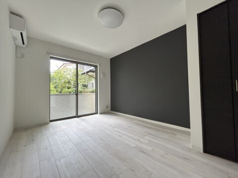 ジーメゾン泉エルデの居間・リビング