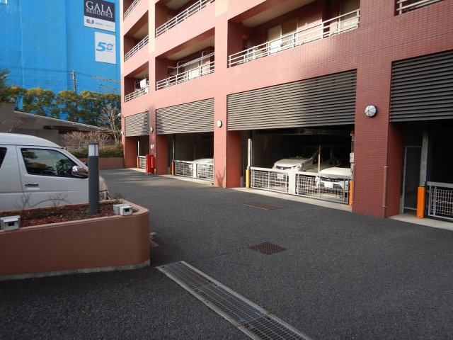 アクシアガーデン南砂の駐車場