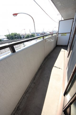 【バルコニー】 | センチュリー鴻巣第三 | ※同タイプの別の部屋の写真です。