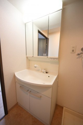 【独立洗面台】 | センチュリー鴻巣第三 | ※同タイプの別の部屋の写真です。
