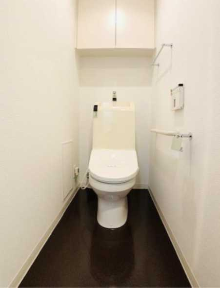 Brillia ist三軒茶屋アイビーテラス　日勤管理人　ネット無料　コンシェルジュサービスのトイレ