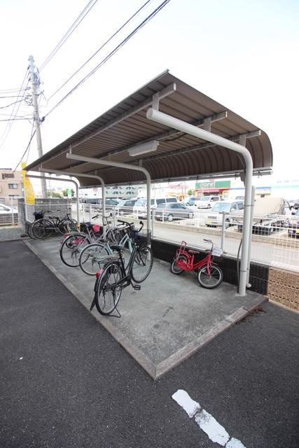 ルミエール貝白のその他共用部分|駐輪場に自転車も停められます♪