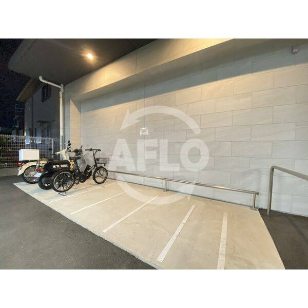 スプランディッド新大阪イーストのその他|スプランディッド新大阪EAST　バイク置き場