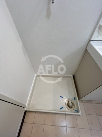 ファミールハイツ北大阪Ⅰ号棟の洗面所|ファミールハイツ北大阪1号棟　洗濯パン