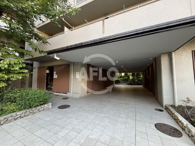 ファミールハイツ北大阪Ⅰ号棟のエントランス|ファミールハイツ北大阪1号棟　エントランス