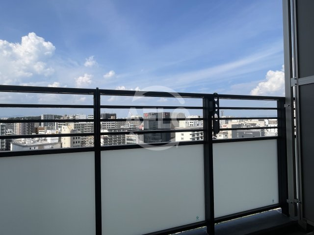 ザ・パークハビオ江坂公園のバルコニー|ザ・パークハビオ江坂公園　バルコニー