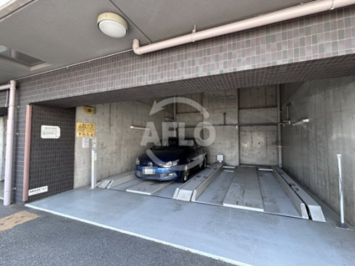 ドゥーエ江坂2の駐車場|ドゥーエ江坂Ⅱ　駐車場