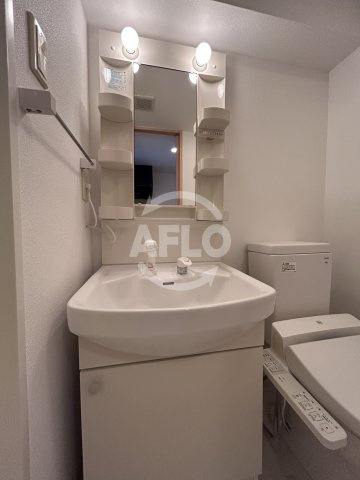 ドゥーエ江坂2の独立洗面台|ドゥーエ江坂Ⅱ　洗面台