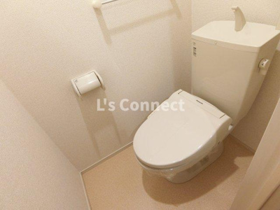 【トイレ】 | 六角Ｅａｓｔ | 温水洗浄便座付きのトイレ。