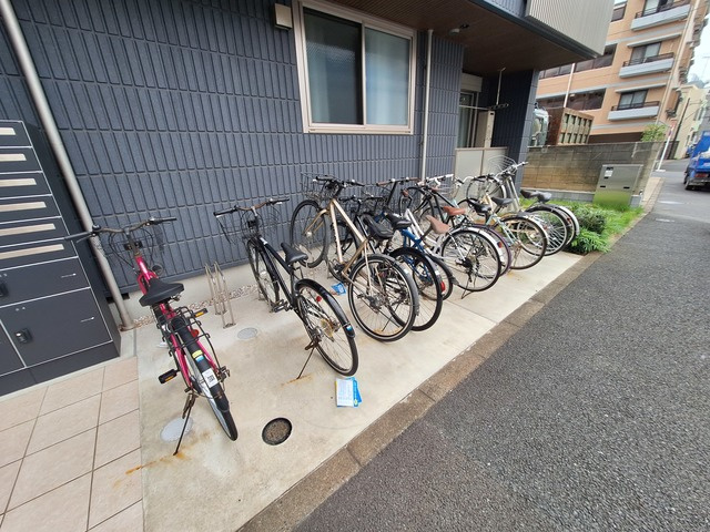 ヘーベルメゾン・リリのその他共用部分|自転車駐輪可