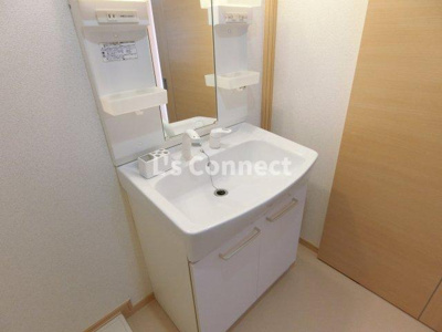 【洗面所】 | ボ・ヌゥール二番館 | 朝の支度もスムーズな独立洗面台。