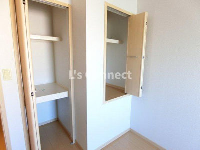 【設備】 | ボ・ヌゥール二番館 | 北側洋室には２ヶ所に収納付き。