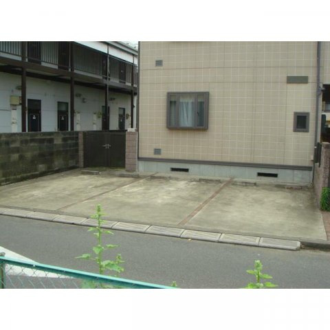 ラヴィーテの駐車場