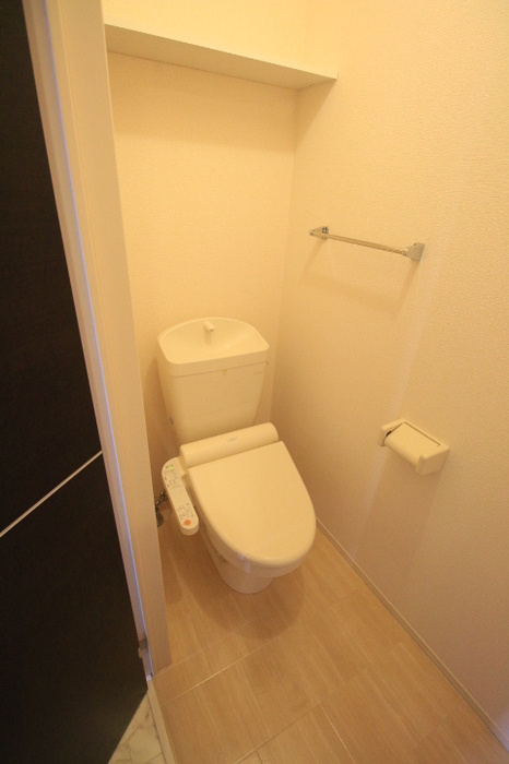 ヴィルヌーブ参番館のトイレ|嬉しい温水洗浄便座付き♪