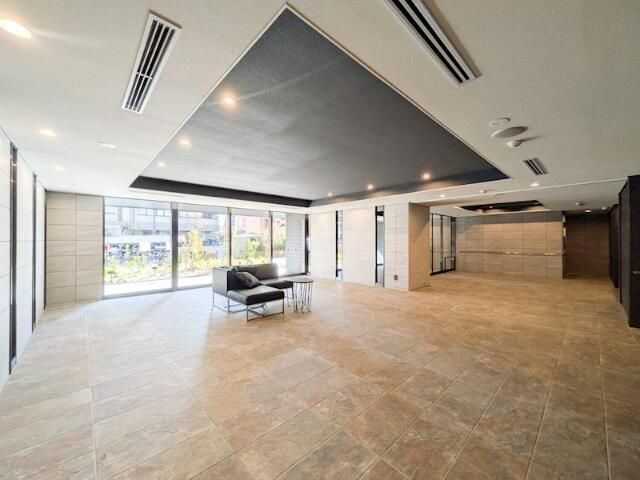 アルファレジデンシア南千住のロビー