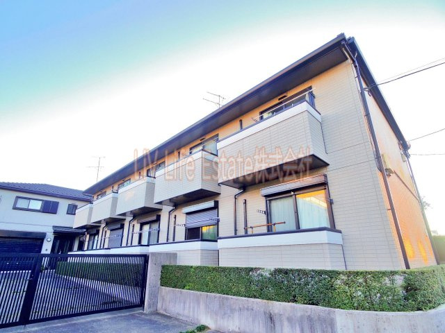 小平市学園西町１丁目のアパートの外観