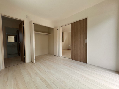 【洋室】 | Heartful-Town守山区中志段味８期 | 撮影
社長の村田です！
自らプレイヤーとして営業しています
長年の経験と実績から皆様により良いマイホーム購入のご提案をいたします。
住宅ローンの不安や購入後の不安等何でもご相談ください。