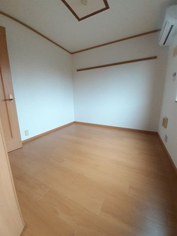 サンライズヴィラＡの寝室|クローゼット付の寝室です☆