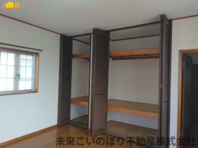 【収納】 | 久喜市栄1丁目中古戸建て | たっぷり収納力のあるクローゼットです！
余計な家具を置かずに済みます！