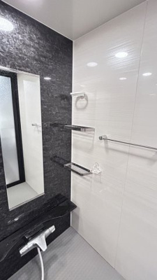 【浴室】 | ワコーレ住吉パークレジデンス | 水切りに優れたステンレス収納棚