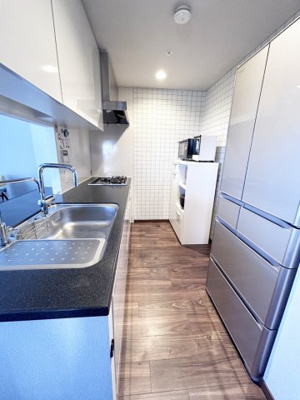 【キッチン】 | ワコーレ住吉パークレジデンス | 料理をしながらリビングで遊ぶお子様の様子を見守ることができる対面式キッチン