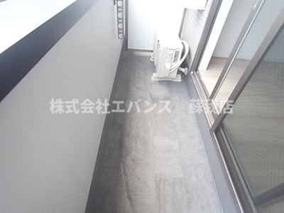 【バルコニー】 | THE CENTRAL HONCHIBA | 外からの目が気にならないバルコニーで洗濯物が干せます