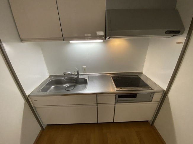 【キッチン】 | ロワールマンションアクシス井尻 | 使用感があるので新品へのリフォームがおすすめです。いろんなバリエーションで施工可能です