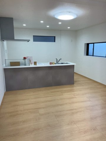 丸亀市飯山町川原　リフォーム戸建の居間・リビング