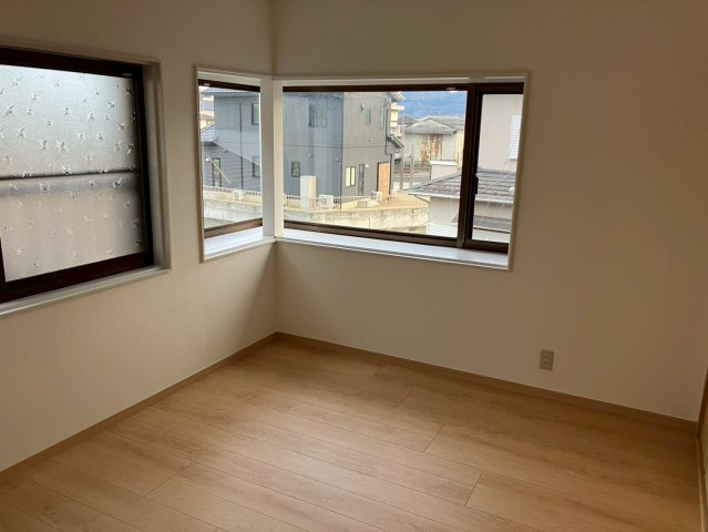 丸亀市飯山町川原　リフォーム戸建の洋室