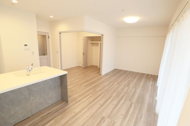 【ダイニング】 | ヒューマインド美野島並木通り | 広々としたLDKは家族皆の快適空間です。お食事したりお喋りしたり、家族の絆を育むセントラルスペース