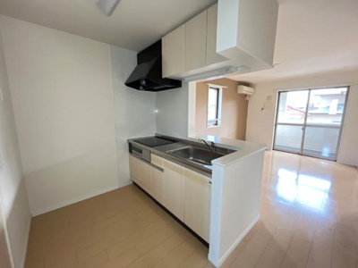 【キッチン】 | ルミナス飯泉 | キッチン（イメージ）