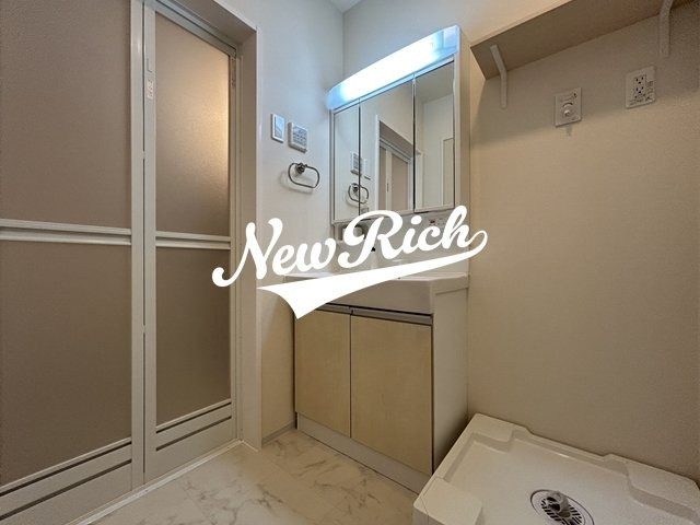 伊勢崎市三室町のアパートの独立洗面台